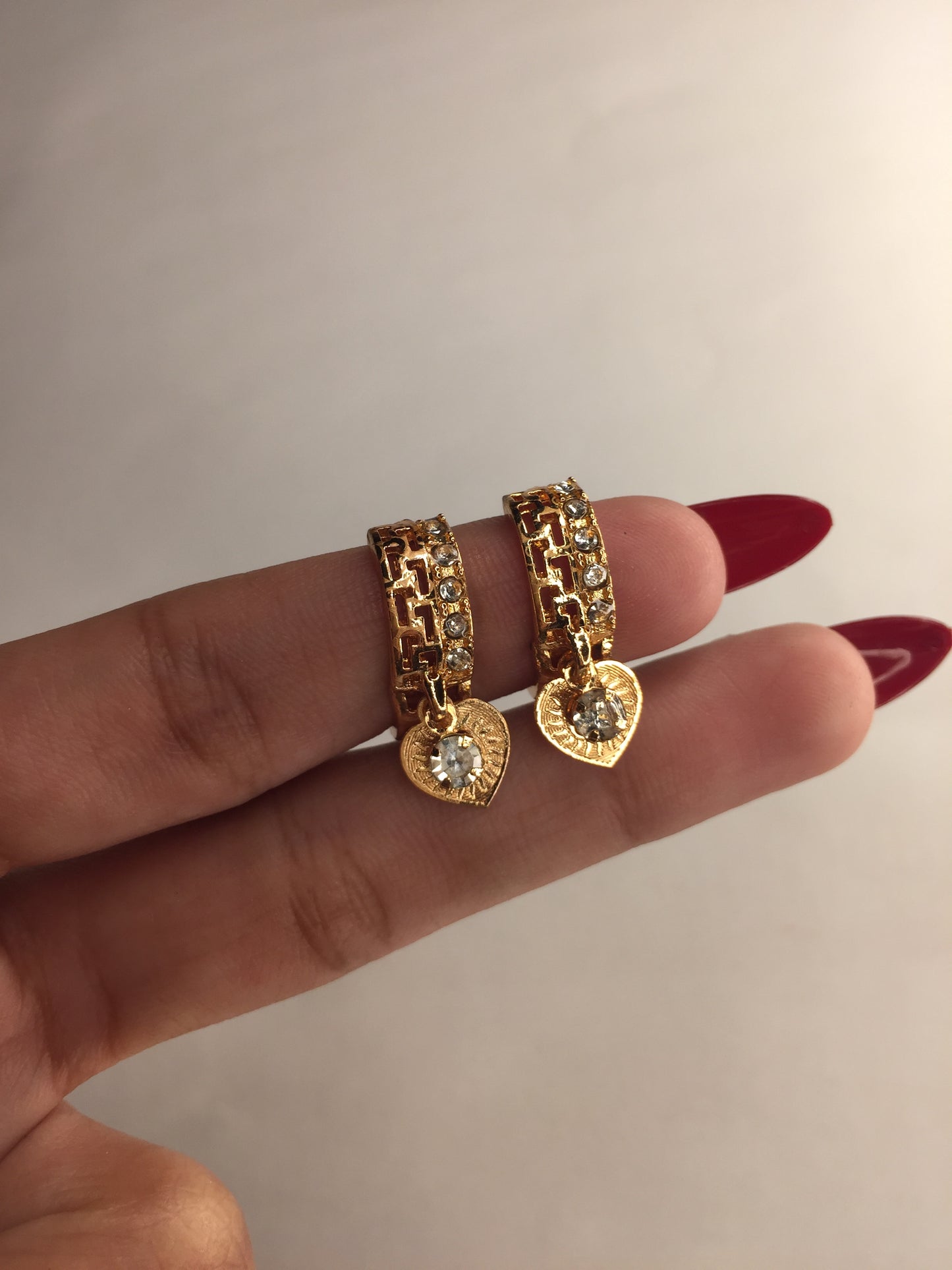 🌟 Elegant Gold-Plated Crystal Drop Earrings 🌟