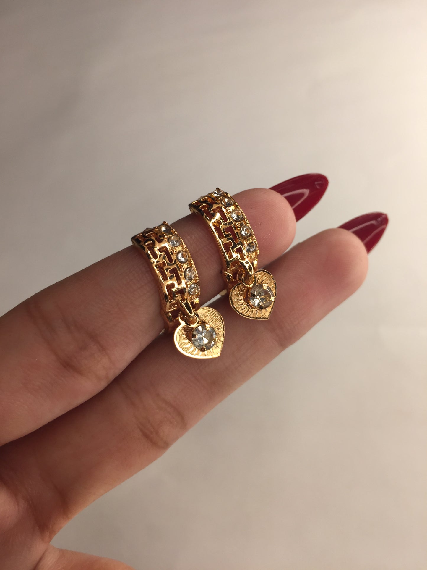 🌟 Elegant Gold-Plated Crystal Drop Earrings 🌟