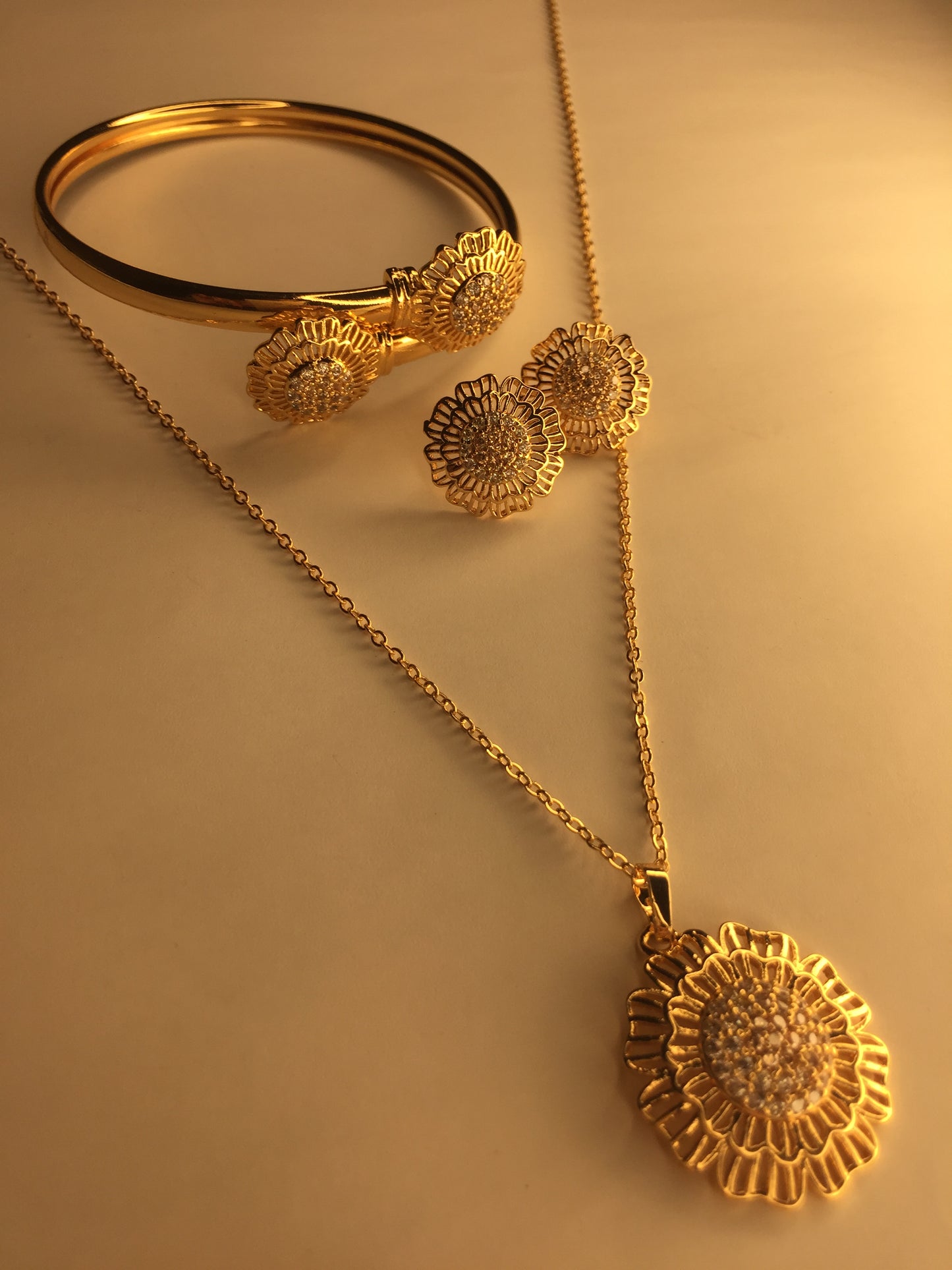 🌟 Elegant Sunflower Jewelry Set (Necklace, Bracelet, Earrings & Ring) 🌟