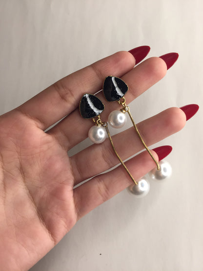 Elegant Black & Gold Pearl Drop Earrings