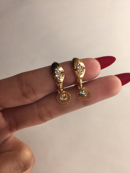 🌟 Elegant Gold-Plated Crystal Drop Earrings 🌟