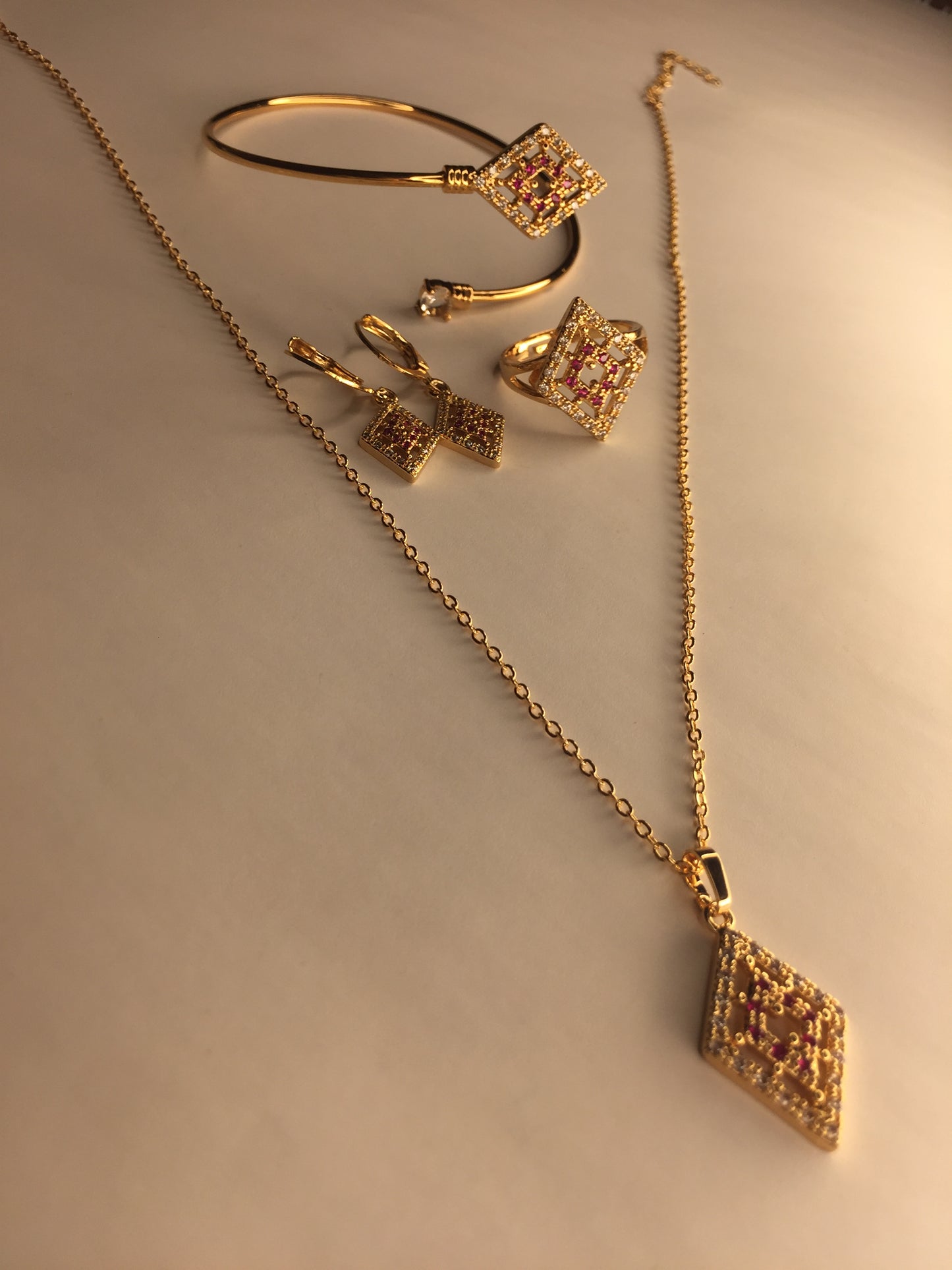 💎 Elegant Geometric Diamond-Shaped Jewelry Set (Necklace, Bracelet, Earrings & Ring) 💎